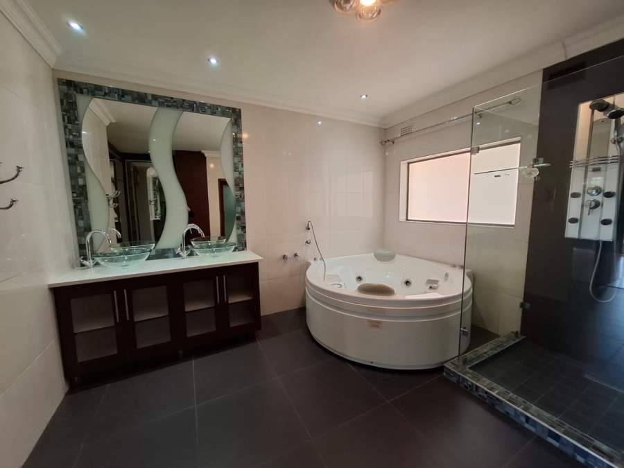 4 Bedroom Property for Sale in Safari Gardens North West